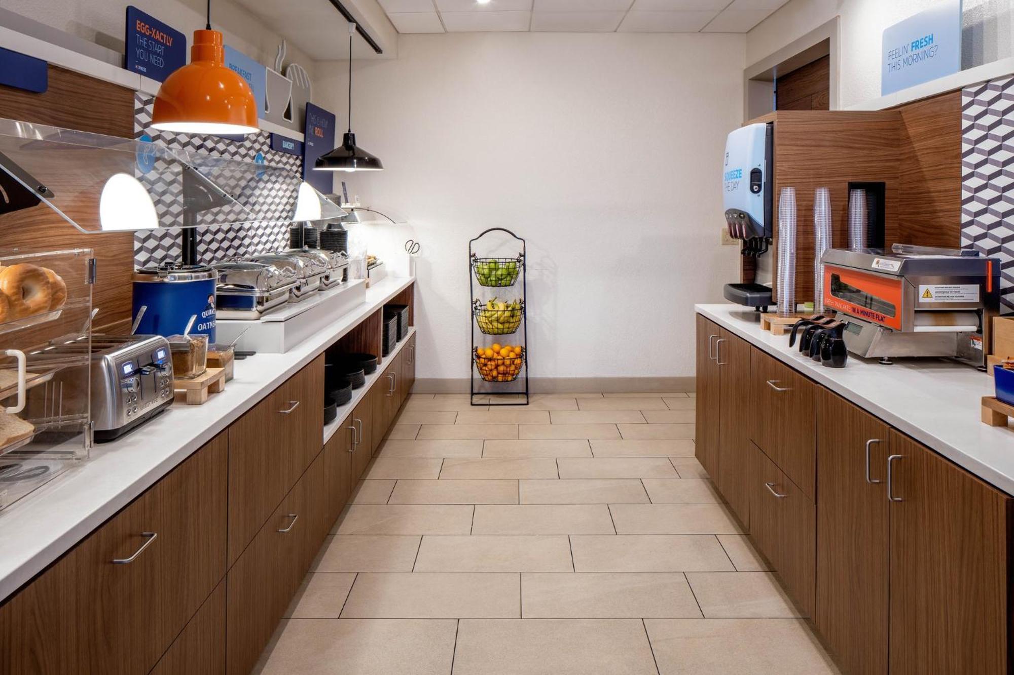 Holiday Inn Express New Orleans Downtown By Ihg Экстерьер фото